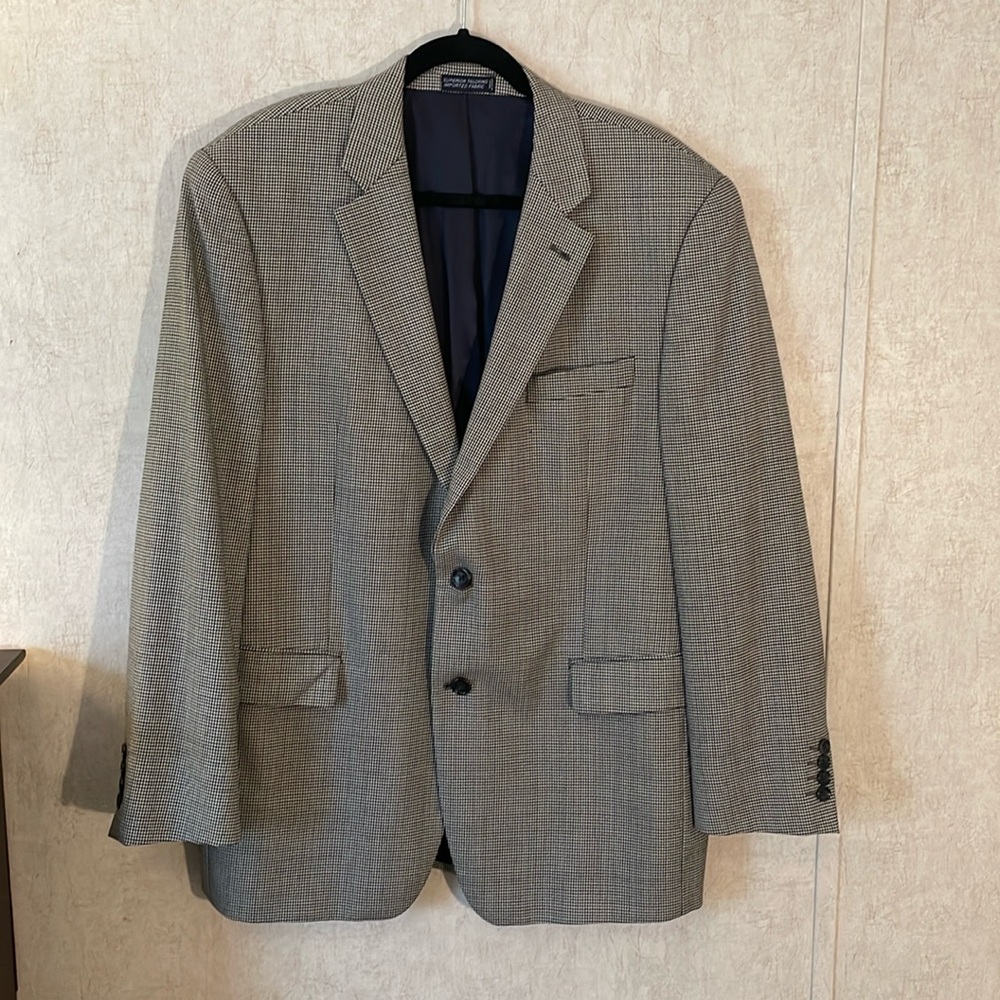 Nautica black and white houndstooth men’s suit jacket . Size 42R. 6 pockets